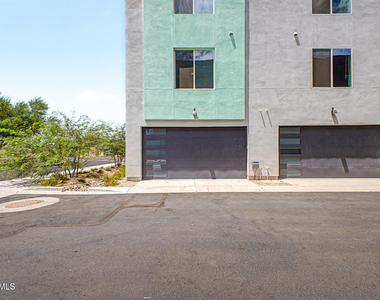 2601 E Clarendon Avenue - Photo Thumbnail 35