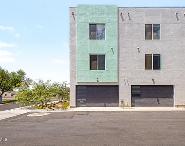 2601 E Clarendon Avenue - Photo Thumbnail 33
