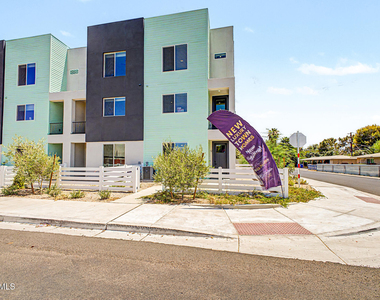 2601 E Clarendon Avenue - Photo Thumbnail 3