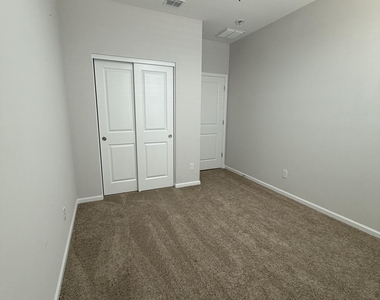 24553 W Hopi Street - Photo Thumbnail 6