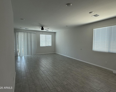 24553 W Hopi Street - Photo Thumbnail 4