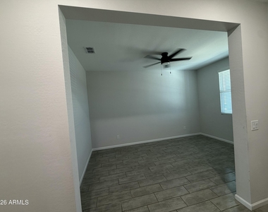 24553 W Hopi Street - Photo Thumbnail 5