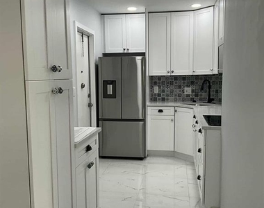 649 W Oakland Park Boulevard W - Photo Thumbnail 1