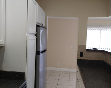 8903 Nw 28th Drive - Photo Thumbnail 2