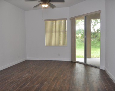 19496 S Whitewater Avenue - Photo Thumbnail 8