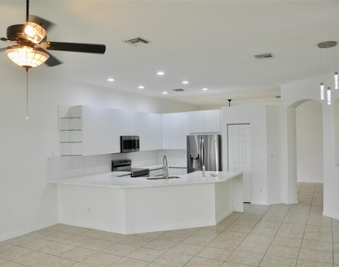 19496 S Whitewater Avenue - Photo Thumbnail 7