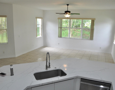 19496 S Whitewater Avenue - Photo Thumbnail 6
