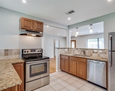 3733 Park Lane - Photo Thumbnail 3