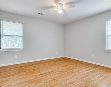 3733 Park Lane - Photo Thumbnail 9
