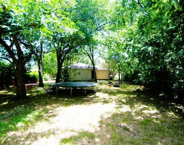 808 Emery Street - Photo Thumbnail 23