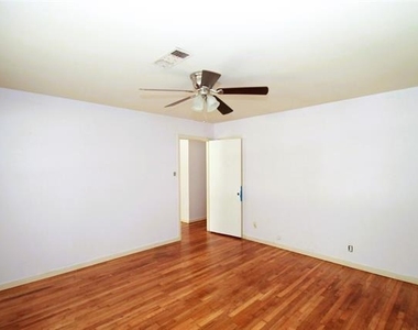 808 Emery Street - Photo Thumbnail 19