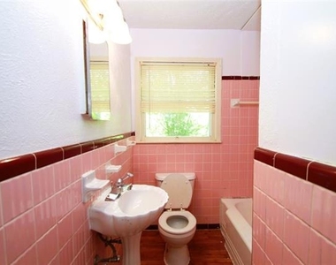 808 Emery Street - Photo Thumbnail 15