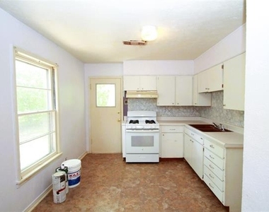 808 Emery Street - Photo Thumbnail 11
