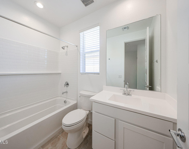 17351 W Gray Fox Trail - Photo Thumbnail 13