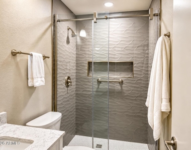 5509 S Mill Avenue S - Photo Thumbnail 4
