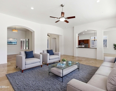 12391 N 145th Way - Photo Thumbnail 9