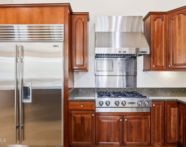 12391 N 145th Way - Photo Thumbnail 17