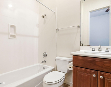 12391 N 145th Way - Photo Thumbnail 31