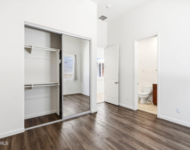 12391 N 145th Way - Photo Thumbnail 30