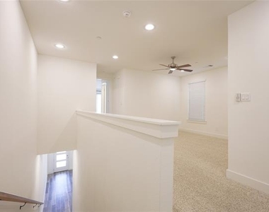 808 Eaglescliffe Landing - Photo Thumbnail 12