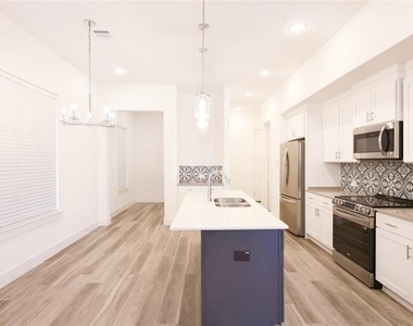 808 Eaglescliffe Landing - Photo Thumbnail 6