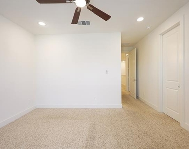 808 Eaglescliffe Landing - Photo Thumbnail 21