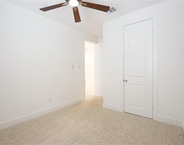 808 Eaglescliffe Landing - Photo Thumbnail 16