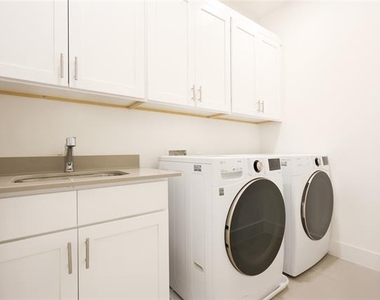 808 Eaglescliffe Landing - Photo Thumbnail 19