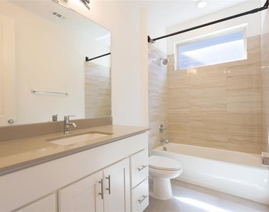 808 Eaglescliffe Landing - Photo Thumbnail 14