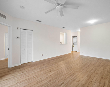 1161 Golden Lakes Boulevard - Photo Thumbnail 10
