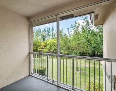 1161 Golden Lakes Boulevard - Photo Thumbnail 13