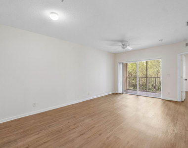 1161 Golden Lakes Boulevard - Photo Thumbnail 8
