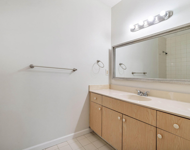 1161 Golden Lakes Boulevard - Photo Thumbnail 12