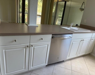 500 Egret Circle - Photo Thumbnail 8