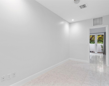 316 Sw 16th Street - Photo Thumbnail 17