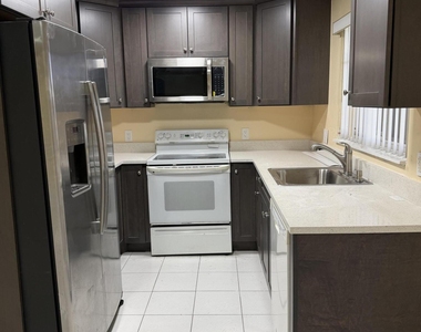 9741 Nw 37th Street - Photo Thumbnail 4
