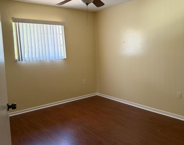 9741 Nw 37th Street - Photo Thumbnail 6