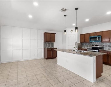 803 Quartz Trail - Photo Thumbnail 13