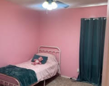 4038 S 183rd Drive - Photo Thumbnail 6