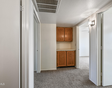 11102 W Turney Avenue - Photo Thumbnail 17