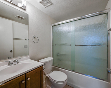 11102 W Turney Avenue - Photo Thumbnail 24