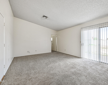 11102 W Turney Avenue - Photo Thumbnail 8