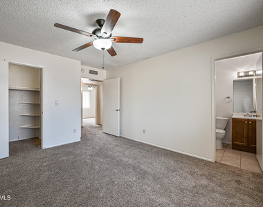 11102 W Turney Avenue - Photo Thumbnail 19