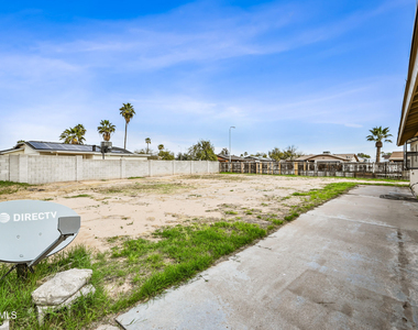 11102 W Turney Avenue - Photo Thumbnail 2