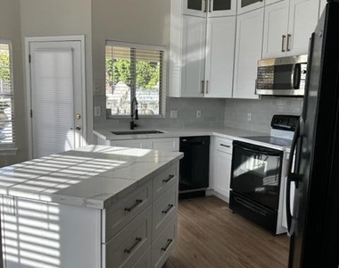 1410 W Crystal Springs Drive - Photo Thumbnail 8