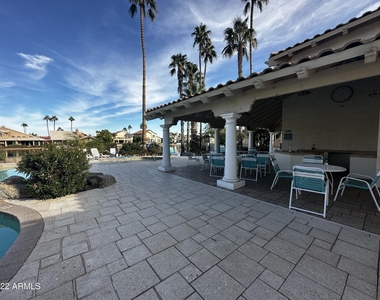 1410 W Crystal Springs Drive - Photo Thumbnail 32