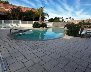 1410 W Crystal Springs Drive - Photo Thumbnail 24