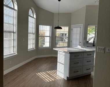 1410 W Crystal Springs Drive - Photo Thumbnail 9