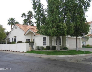 1410 W Crystal Springs Drive - Photo Thumbnail 3