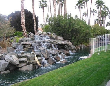 1410 W Crystal Springs Drive - Photo Thumbnail 4